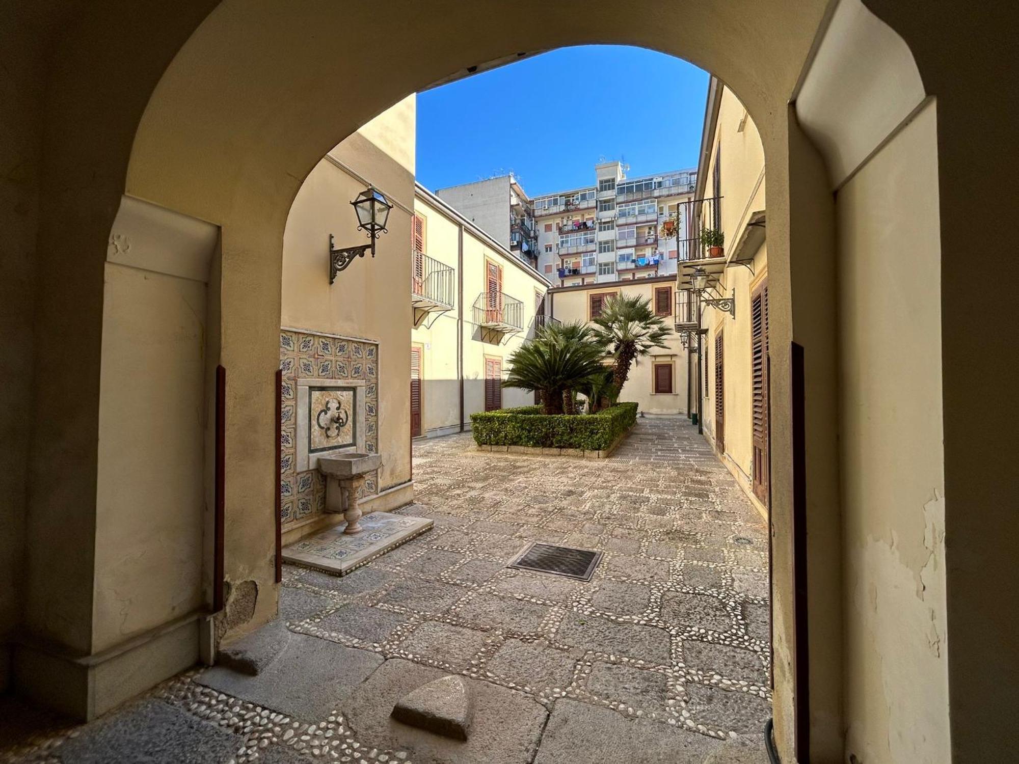 Corte Dei Re Di Palermo Apartment Εξωτερικό φωτογραφία
